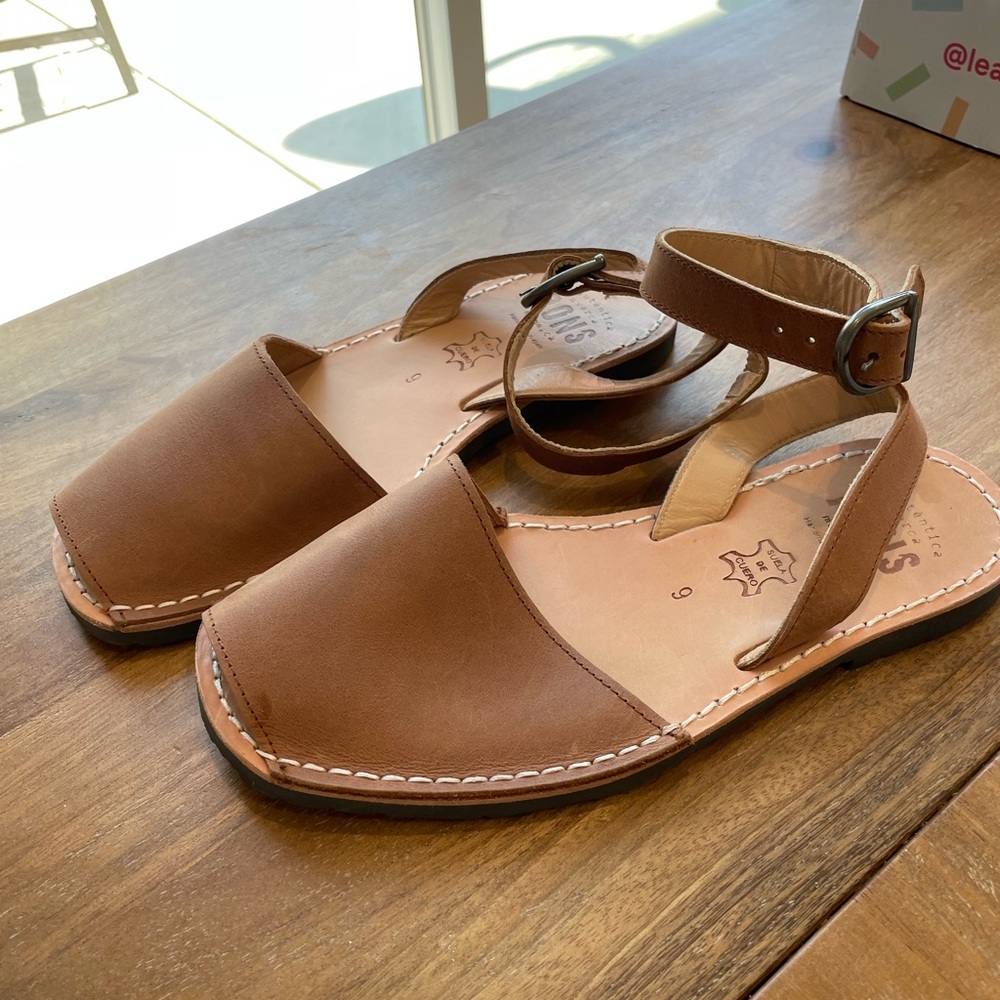 Women’s Pons 🤎 Size 9